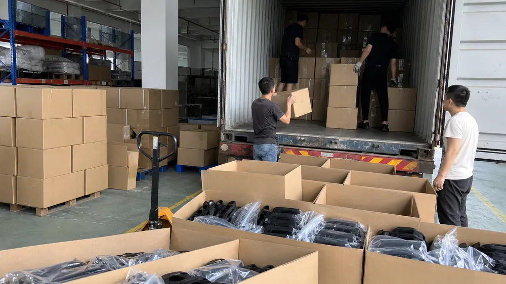 Bear spray holster export packaging and container loading at SOHAPI factory